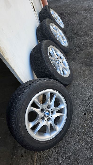 Джанти за BMW 17" със зимни гуми.