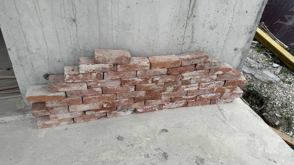 Vand 50.000 cărămizi pline din demolări (240x115x63 mm)