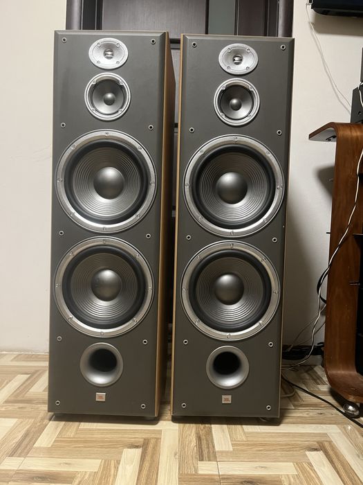 Boxe Jbl E100  250W 8 Ohmi