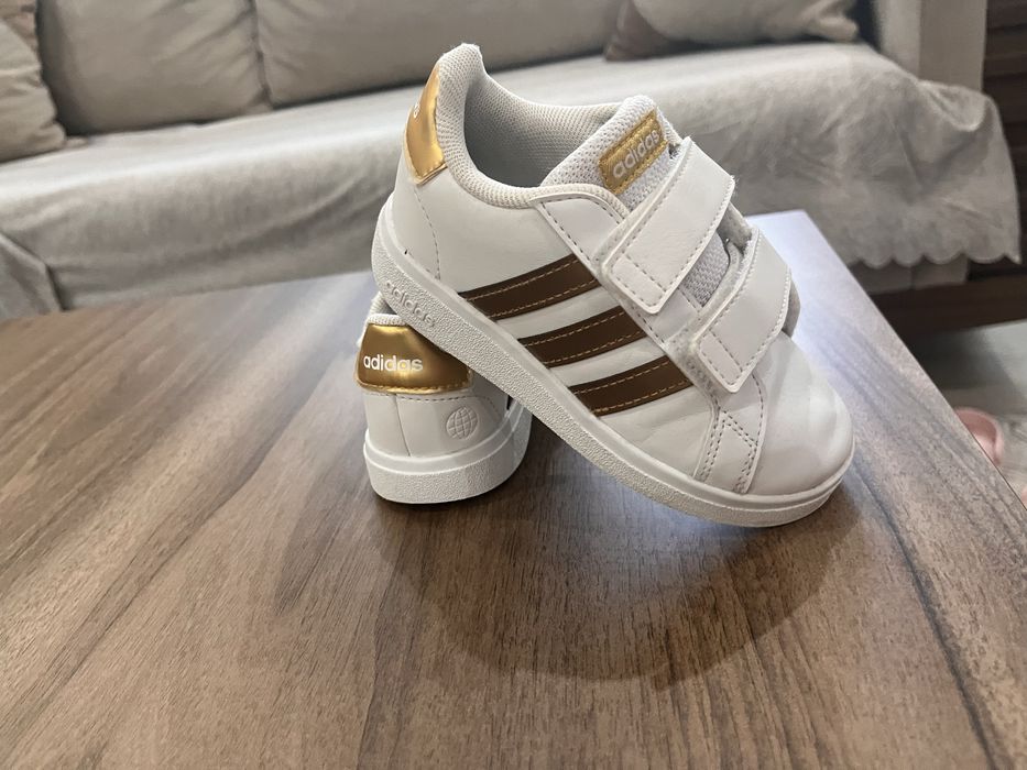 Детски маратонки 25. номер