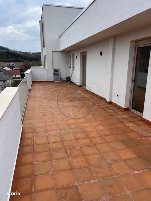 Penthouse de lux | 83 mp utili + terasa 117 mp | Etaj 3 cu lift | Zona