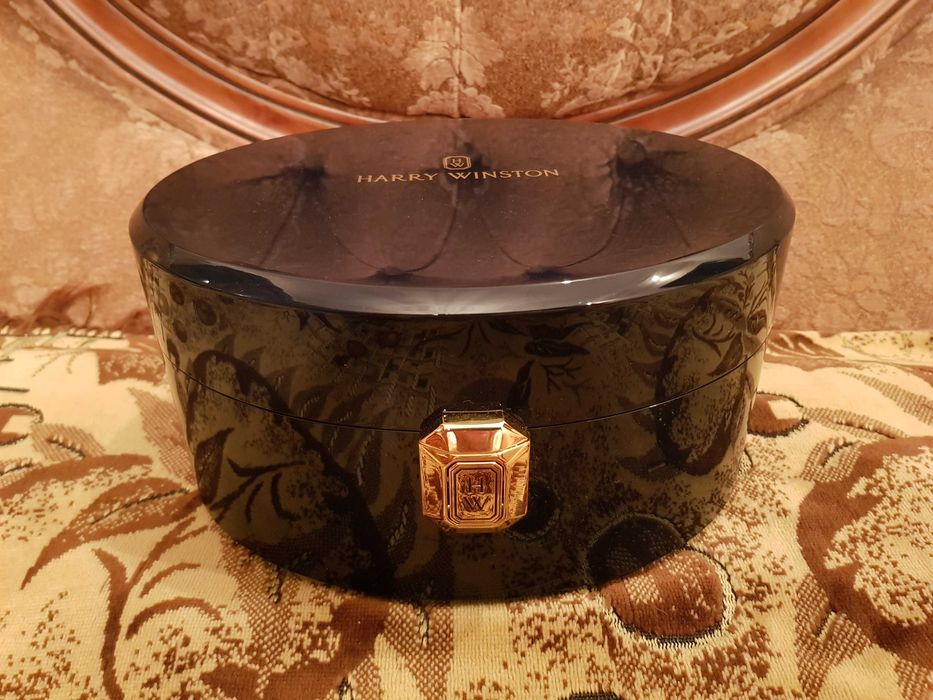 HARRY WINSTON- (Коробка от часов)