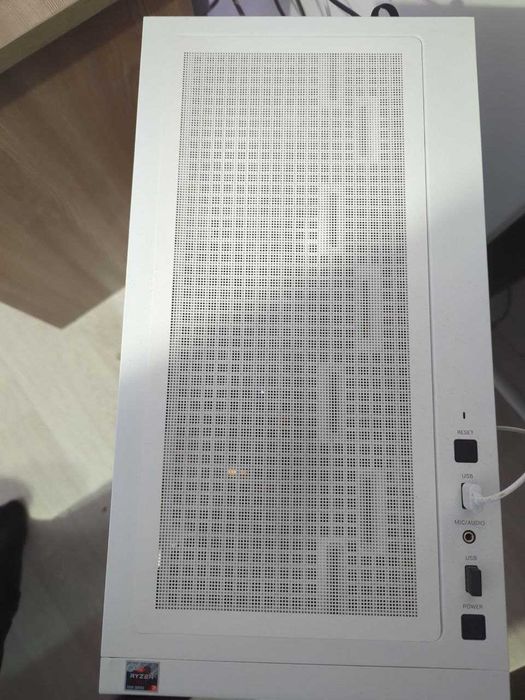 PC | ryzen 3600 | radeon 6600 8GB | 32GB Ram | 1TB nvme