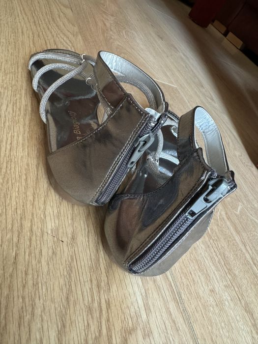 Сандали сребристи Laura Biagioti, номер 38