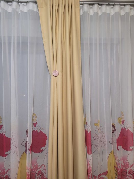 Perdea camera si draperii