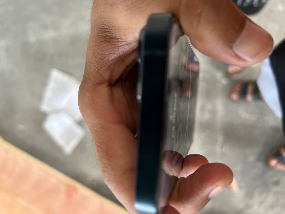 Iphone 14 blue.