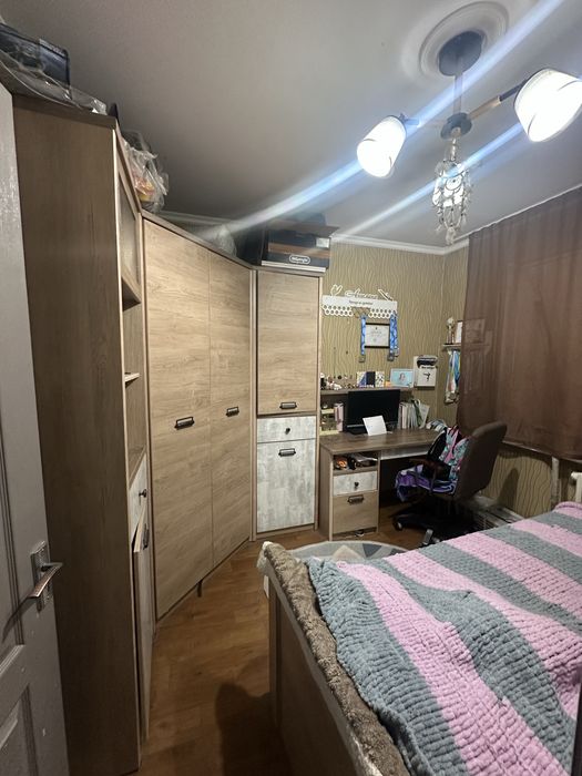 Продам спальный гарнитур