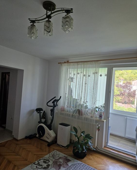 Schimb apartament 3 camere, etaj 2, Gura Câmpului cu casă (+ diferență)