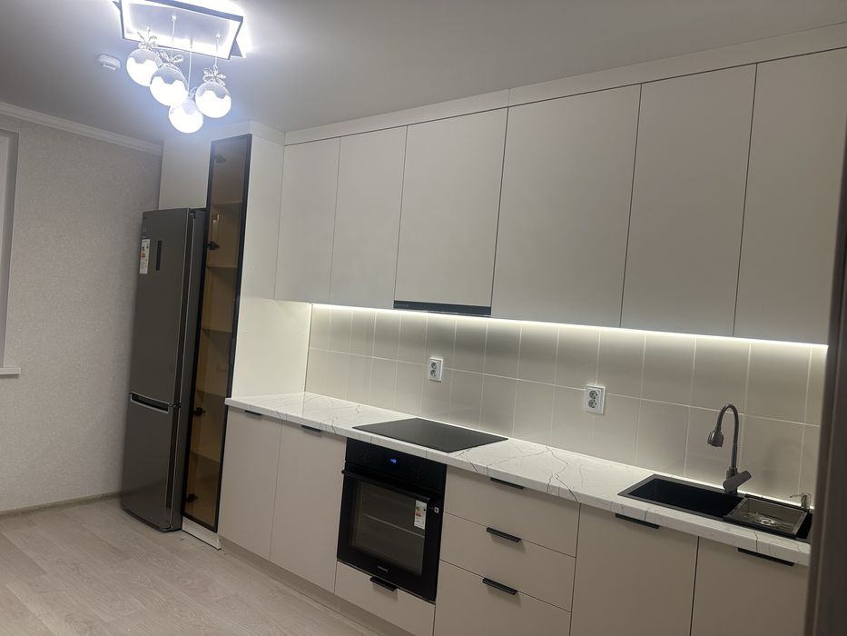 Встроенную мебель срочно продается