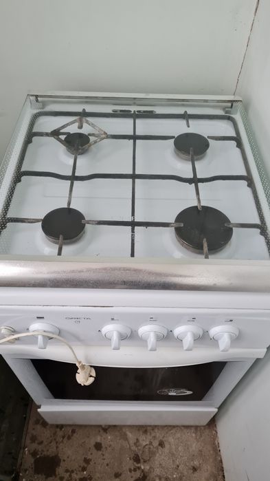 Продам газовую плиту
