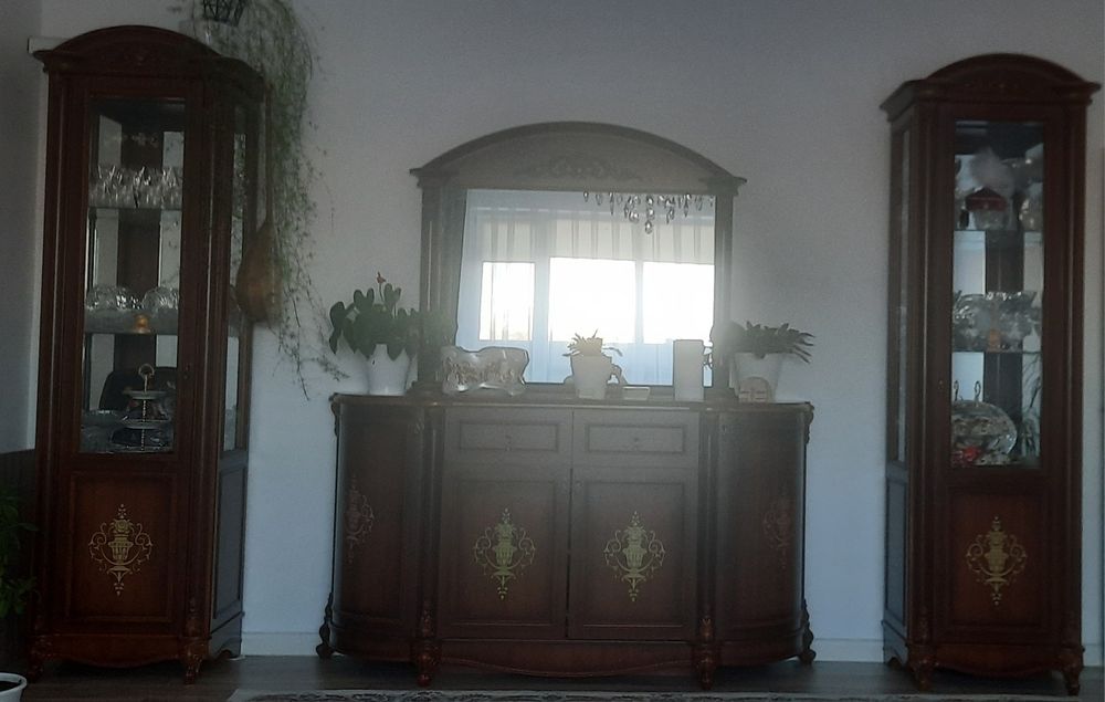 Продается гарнитур