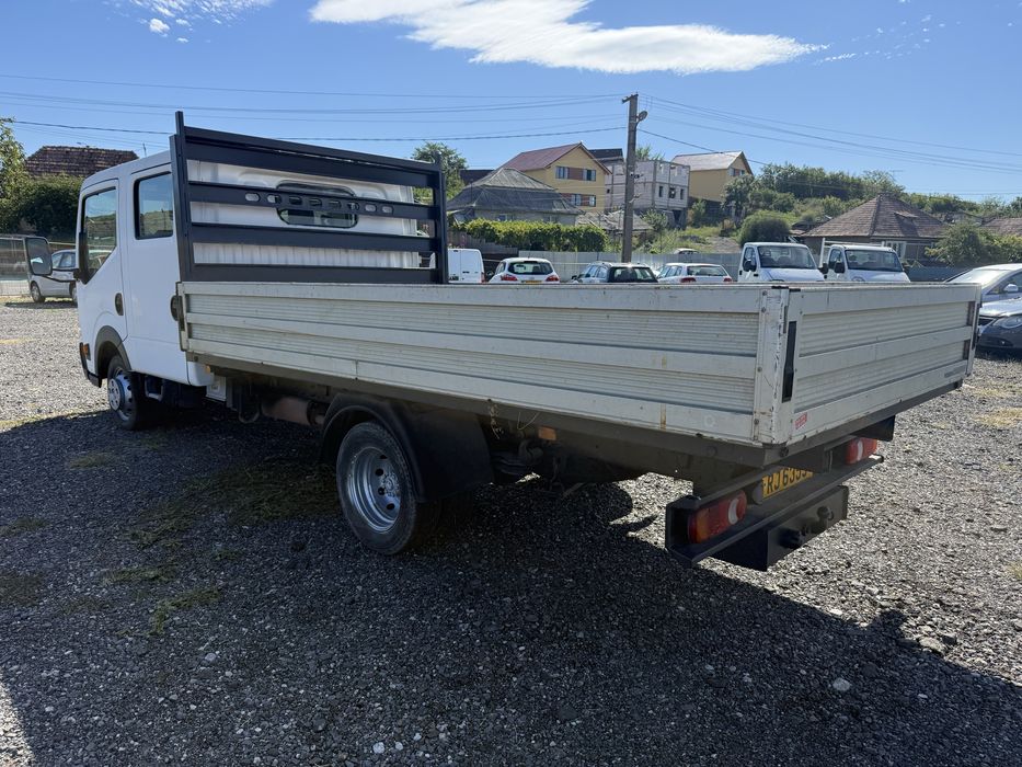 Nissan cabstar 6 locuri