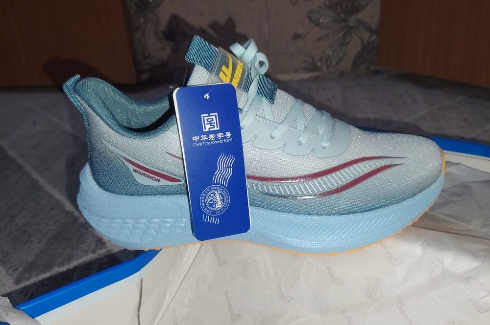 Продам кроссовки для бега WARRIOR