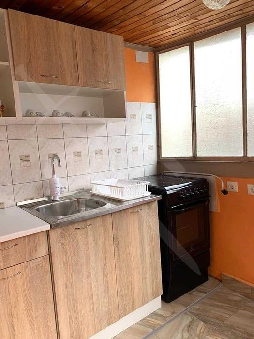 Дава се под наем Етаж от къща в Пловдив, Център - 55 кв.м за 398.82 € - Снимка #7