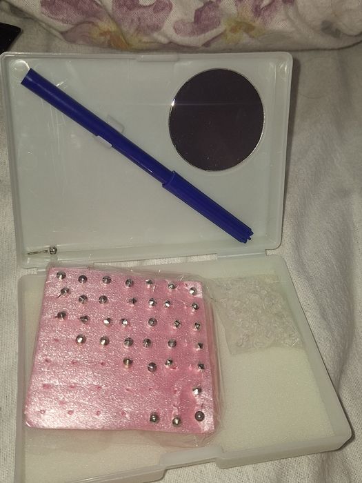 Продам пистолет для прокола уха.