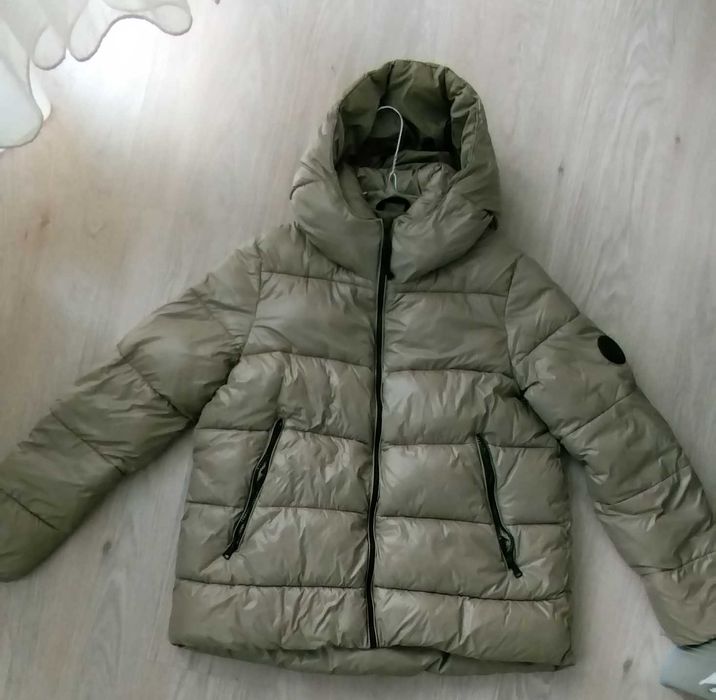 Яке Zara. Цвят маслина. Размер S/М