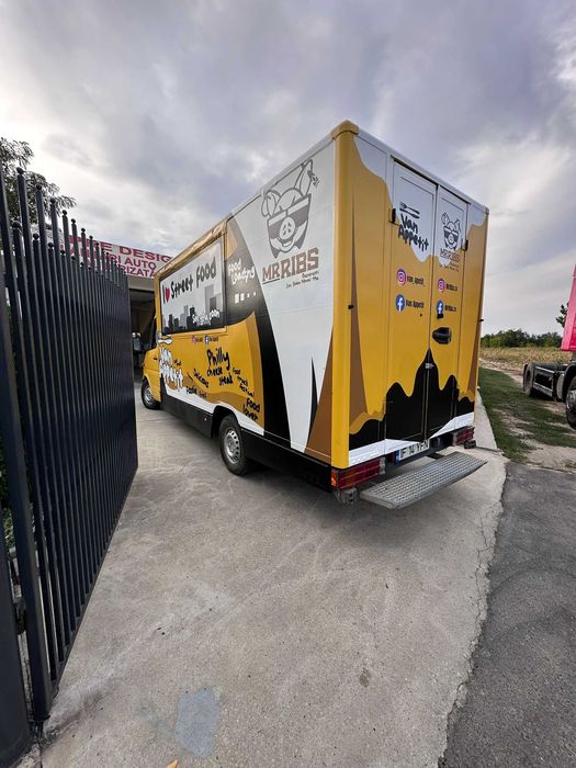 Foodtruck complet echipat pt burgeri, sandvishuri, sarat VAN APPETIT