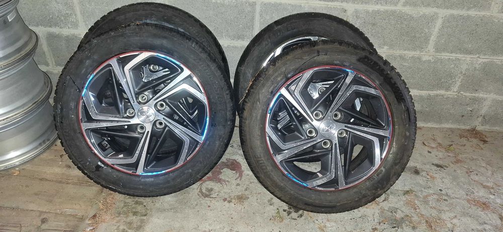 Оригинални Джанти със зимни гуми 205/55 R16 за,Хюндай 5х114.3 6.5j.цент.отвор 67.1 ет 50 с профил на гумите 10мм