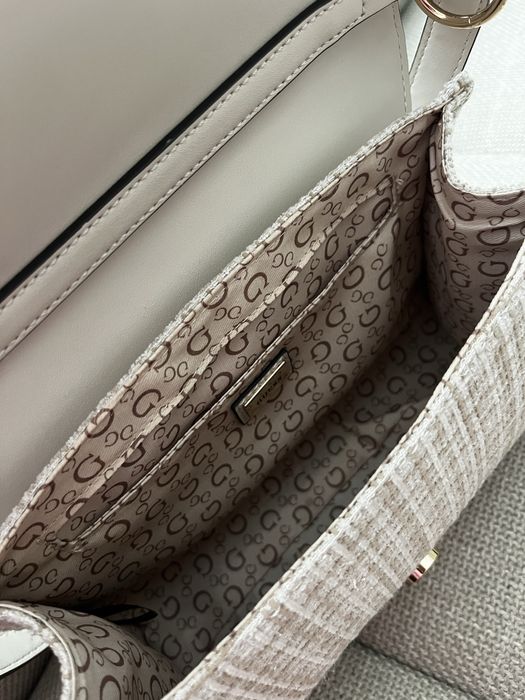 Дамска чанта Guess