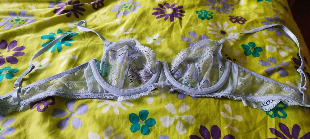 Sutien transparent din dantela, albastru de la: Hunkemoller!Mar: 75 B