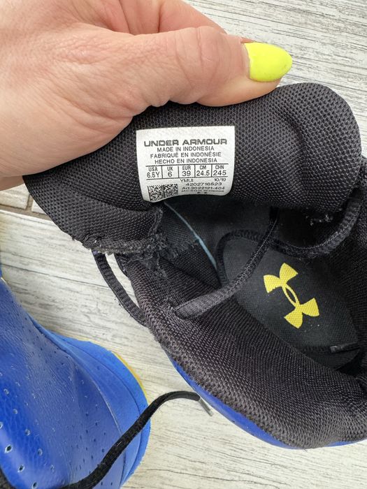 Маратонки under armour