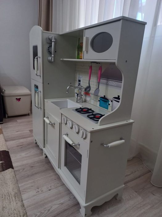 Bucătărie interactivă pentru copii din lemn!