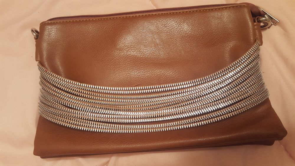 Кафява дамска чанта