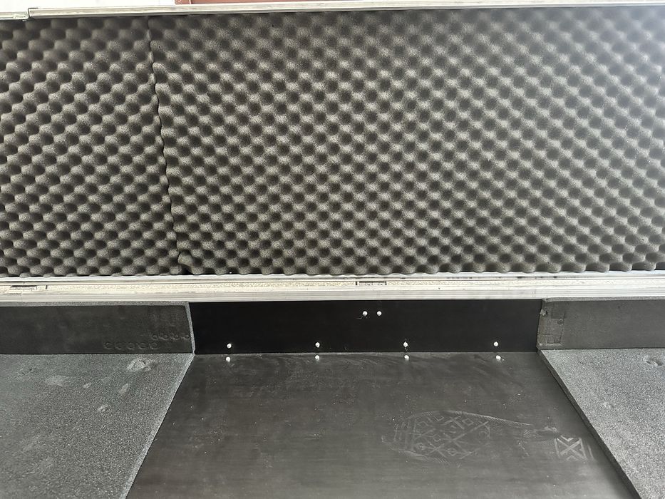 Vand Flight case /hardcase pentru clapa / orga cu suport pentru pedala