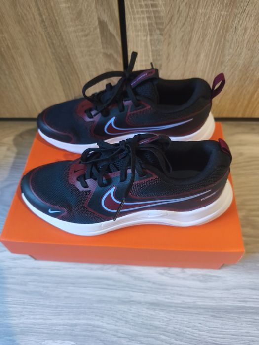 Дамски маратонки "Nike" 37 1/2