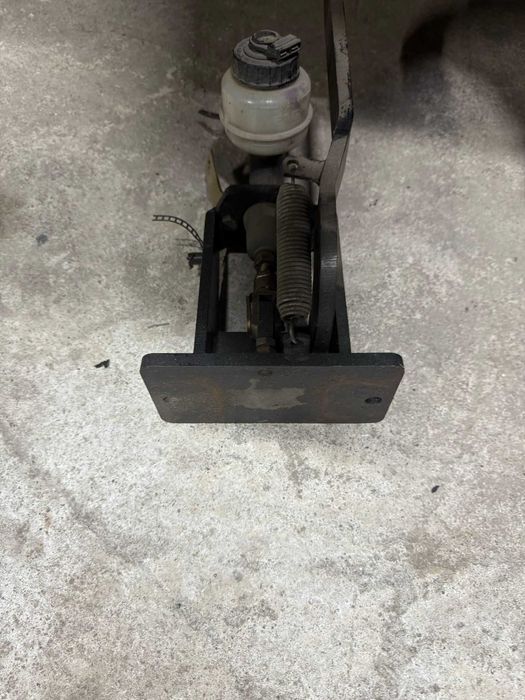 pompa frana cu  pedala provenit de pe Dumper