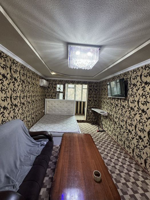 Аренда квартира 1хона 2 этаж 250$ Партсезт