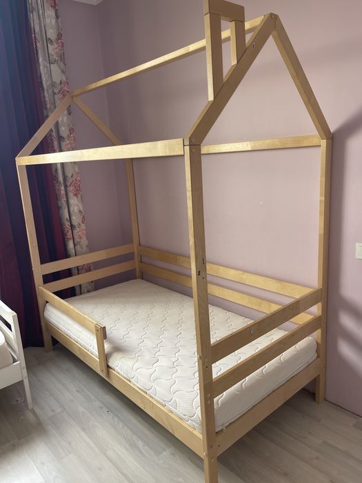 Детская кровать домик
