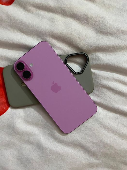 iPhone 16 plus pink