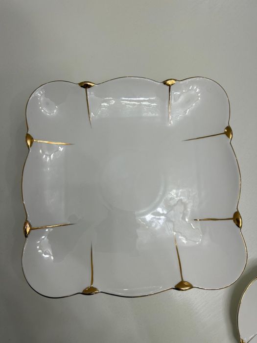 Сервис белый с золотыми вставками