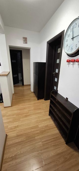 Apartament 3 camere decomandat, central – Onești | 59 mp | Parcare inclusă