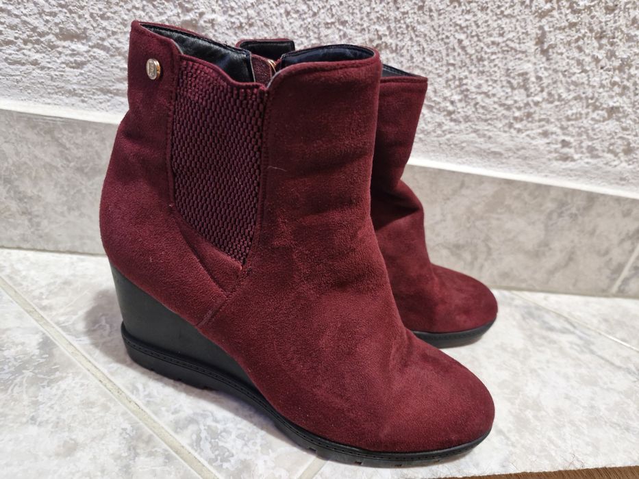 Дамски боти на Tendez, във винено червен цвят, номер 38