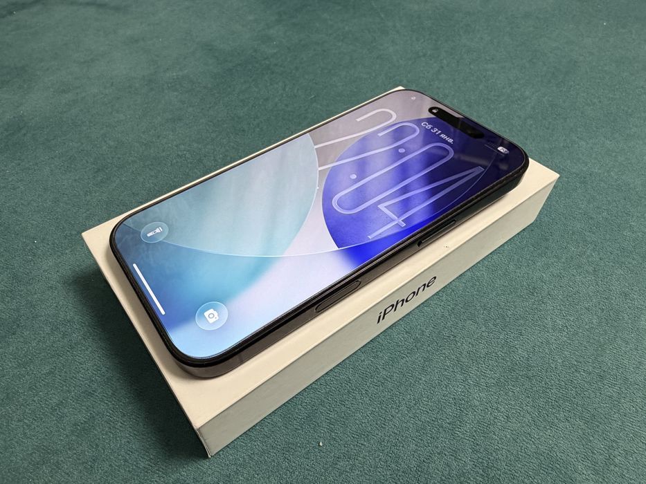 Продам айфон 16 про 256гб