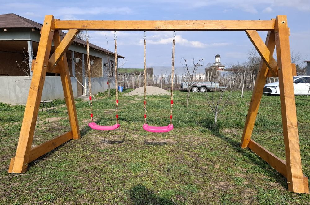 Leagan lemn cu 3 posturi. Craiova