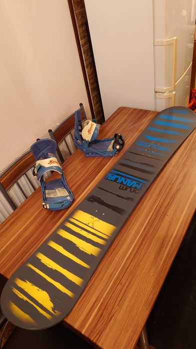 Placa Snowboard Forum Manual 156 cu legaturi Burton Mission M