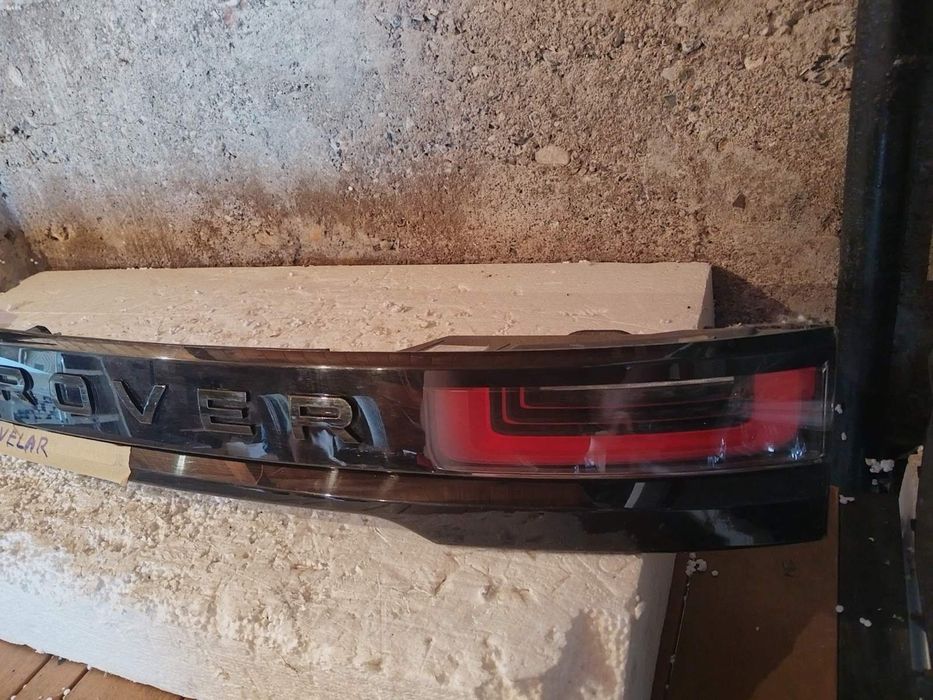 Оргинален заден среден стоп range rover velar