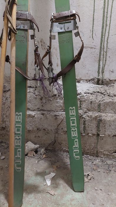 Продам горные лыжи