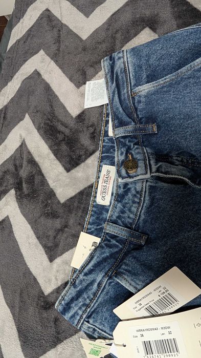 Нови дънки Guess