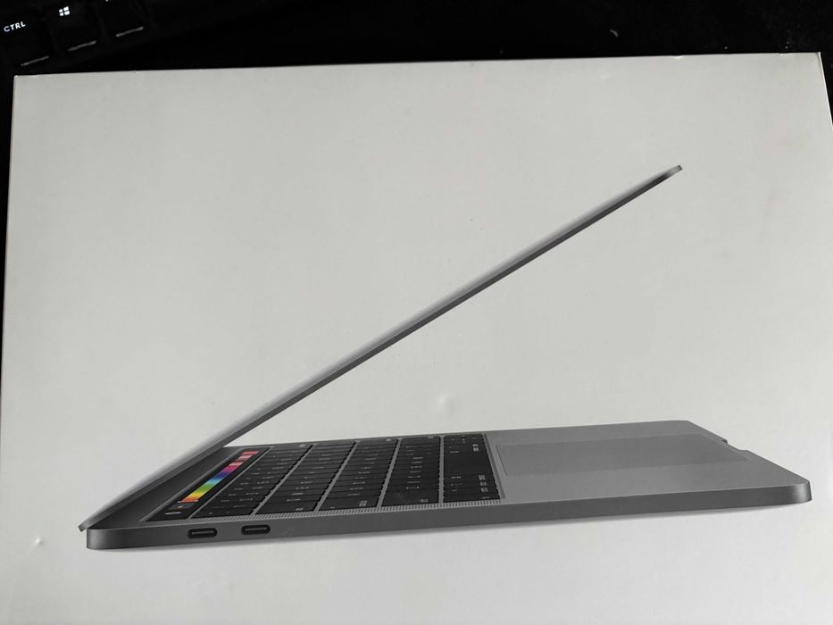 MacBook Pro 13-inch, 2019, Retina,Touch Bar - Перфектен
