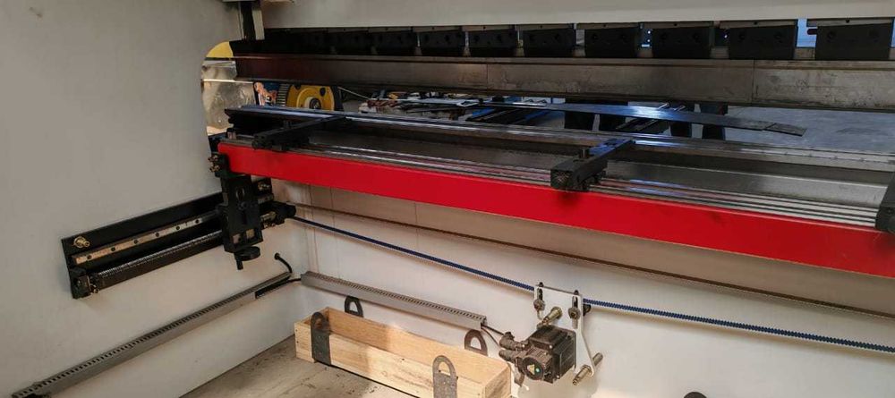 Гибочный станок 250 т/ 3200м