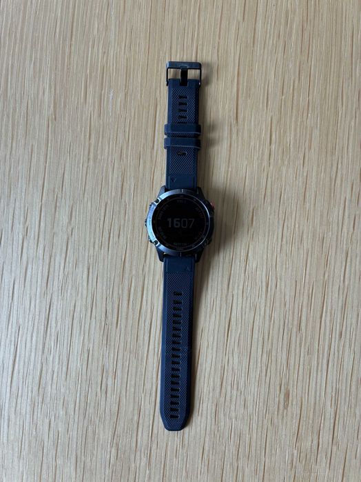 Продавам смарт часовник Garmin Fenix 6 PRO Solar