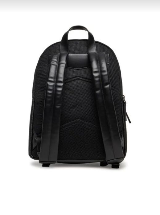 Calvin Klein нова чанта