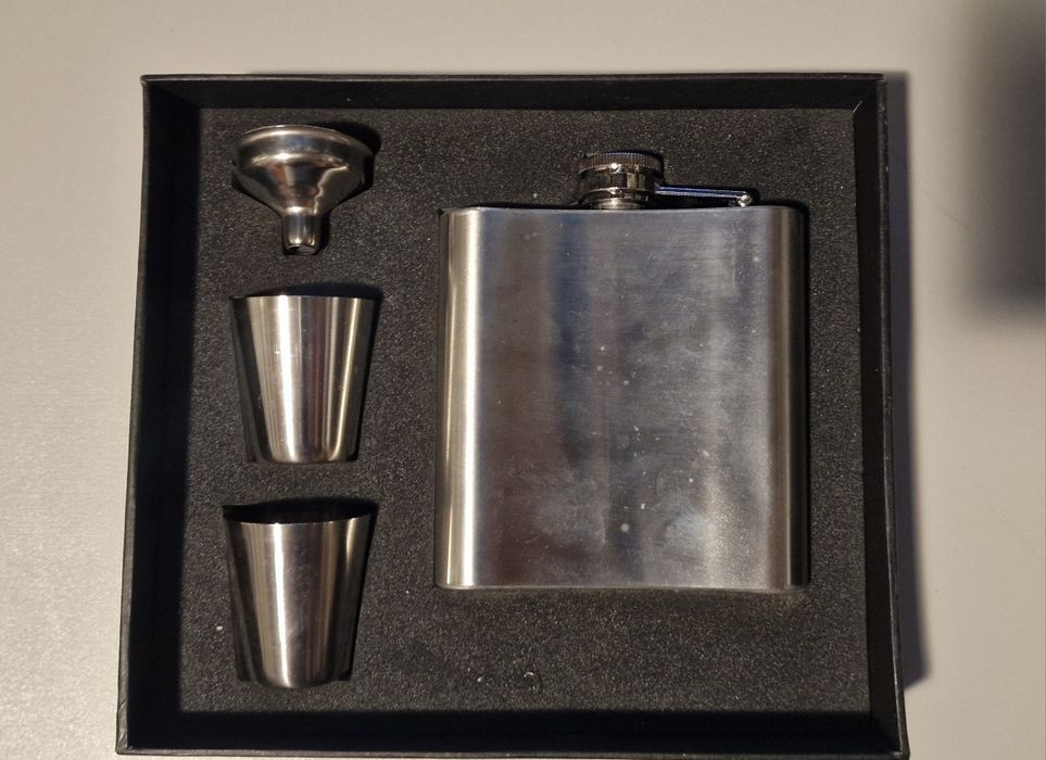 Set plosca inox, 2 pahare, palnie, nefolosite