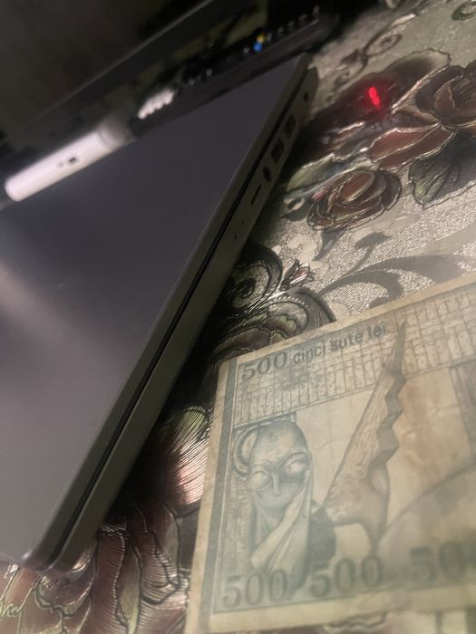 Fac schimb laptop asus 512 gb 8ram in stare buna merge tot si jocuri