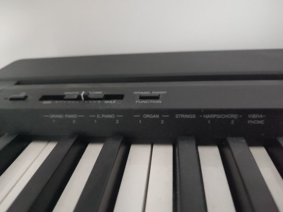 Yamaha P-45 + stand si pedala