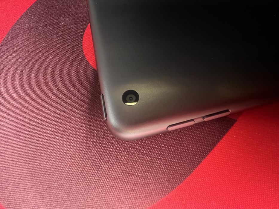 iPad 8 в идеальном состоянии